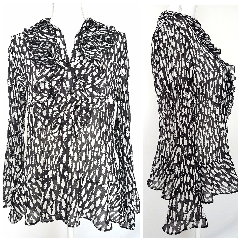 Ciel & Neige Top. Black and White Ruffle Blouse